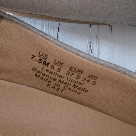 Dr Scholls silver suede loafers with wooden heel. Size 7.5. Excellent condition. - Picture 7 of 8